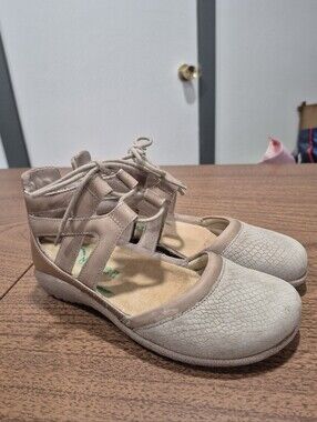 EUC Naot Kata Closed Toe Gladiator Style Sandals